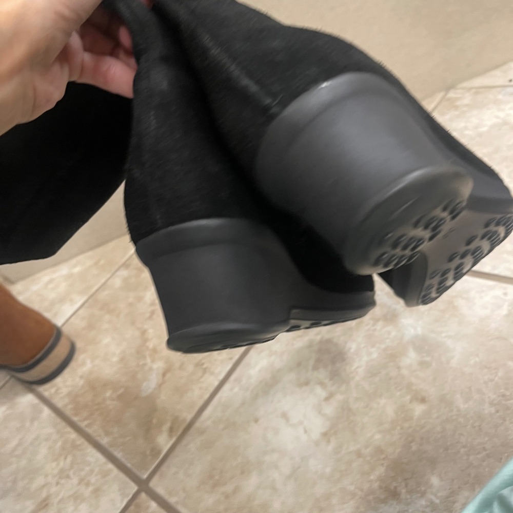 La Canadienne TARA Black Suede Wedge Boots Waterproof Size 9.5/39 inner zip - Picture 4 of 13